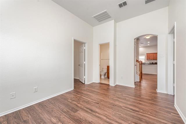 Building Photo - 508 Maplewood Dr