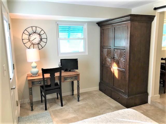 Building Photo - 244 Hilltop Dr