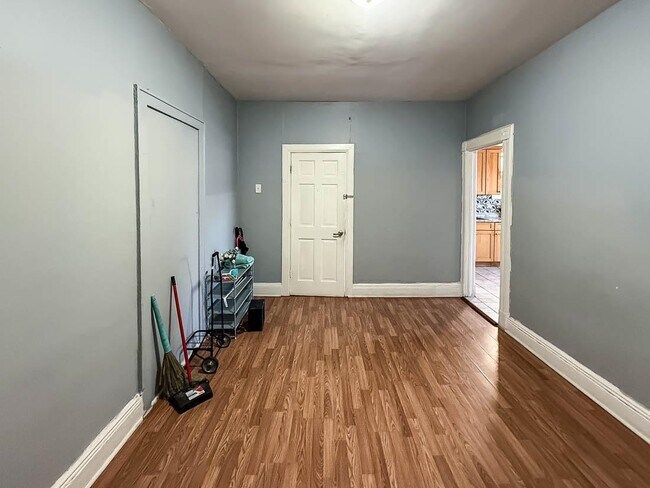 Building Photo - 341 Ave E