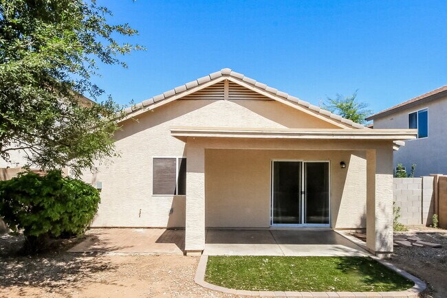 Building Photo - 1161 E Lakeview Dr