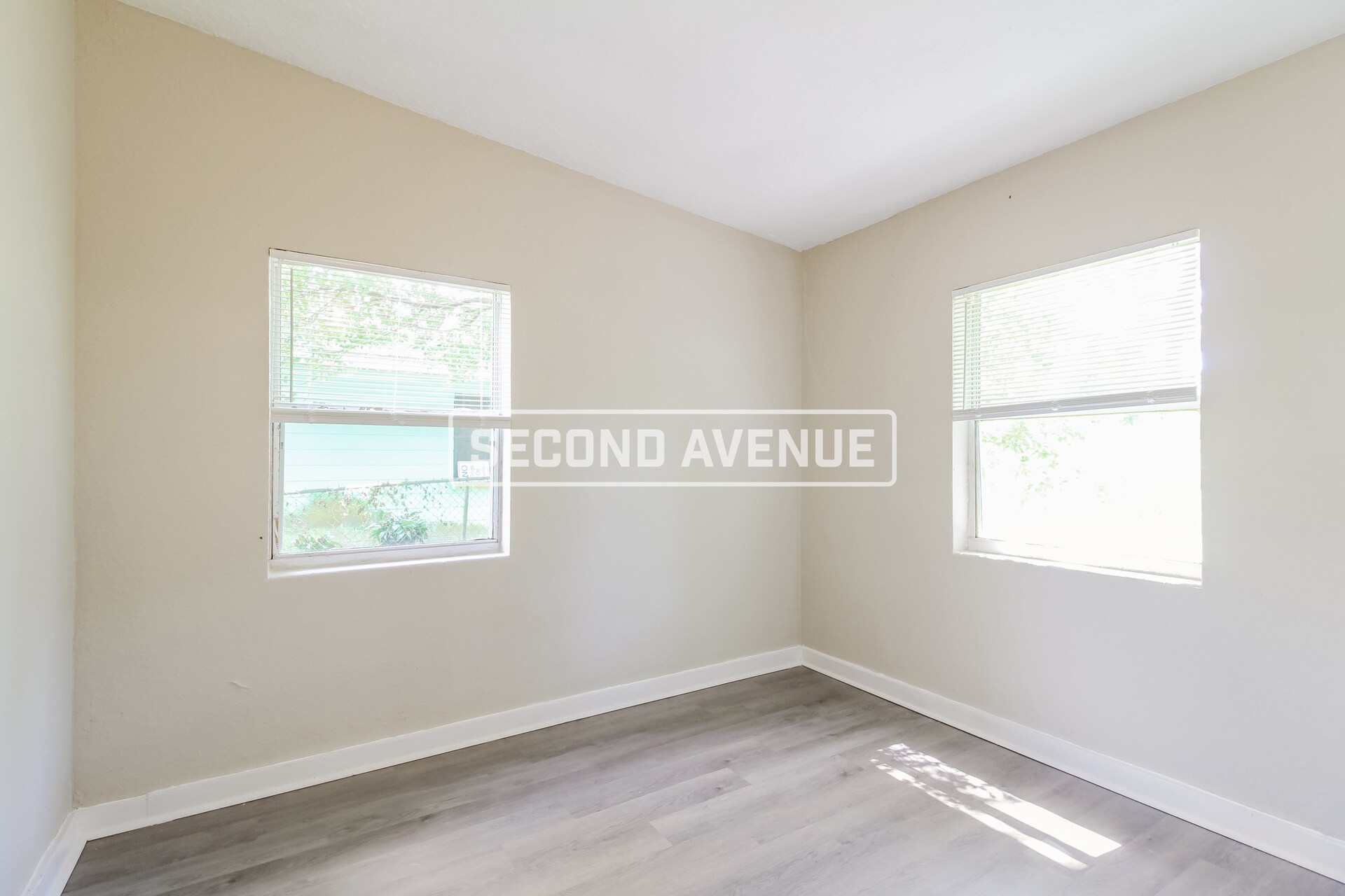 Building Photo - 2646 Lantana Ave