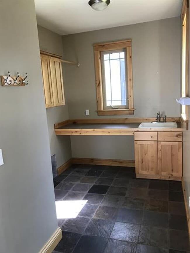 Building Photo - 4484 Alexander St