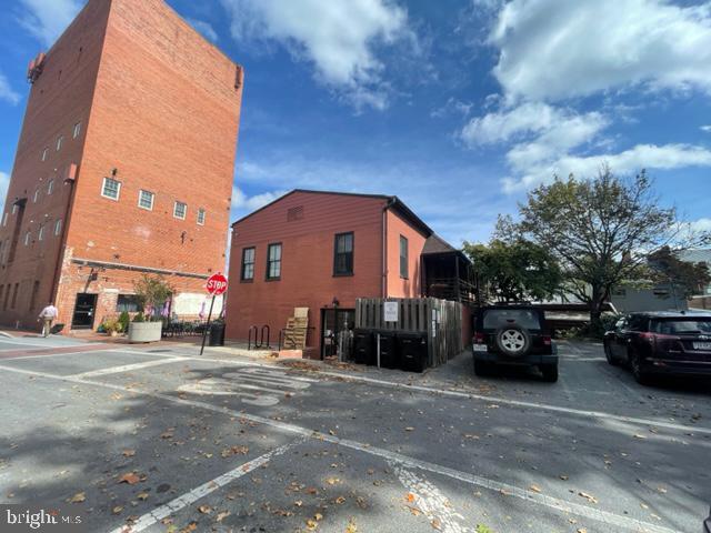 Building Photo - 116 N Indian Alley