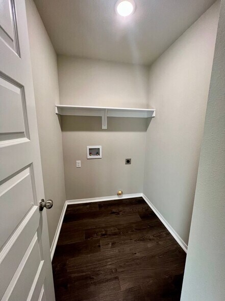 Building Photo - 8912 Preston Ct