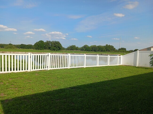 Building Photo - 563 Honey Bell Rd