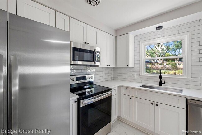 Building Photo - 2614 Essex St