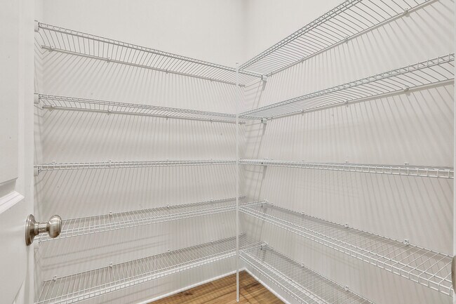 Building Photo - 335 Caledonia Ct