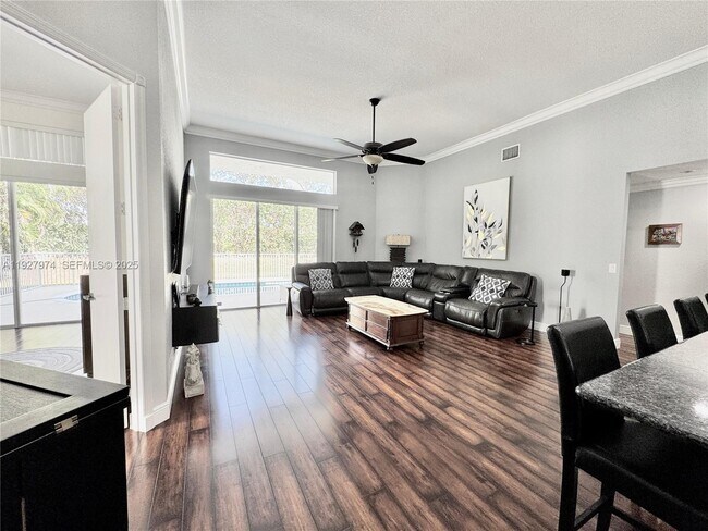 Building Photo - 19754 Dinner Key Dr