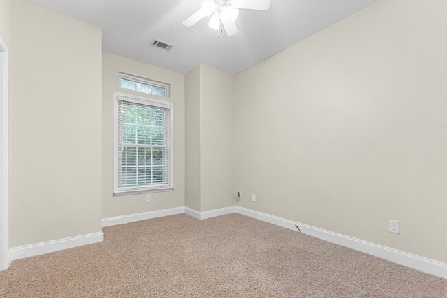 Building Photo - 406 Aspen Ct