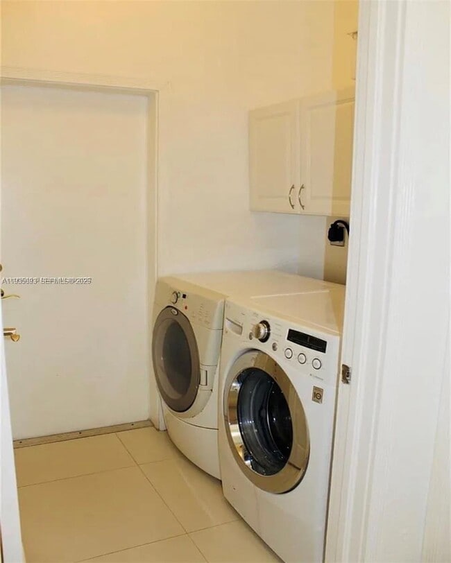 Building Photo - 6002 SW 166th Ct