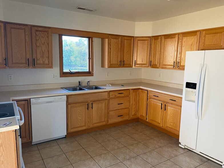 Building Photo - 607 Apple Hill Way