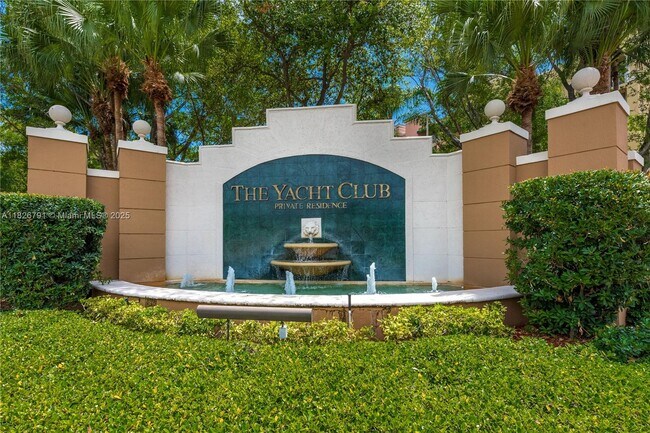 Building Photo - 19601 E Country Club Dr