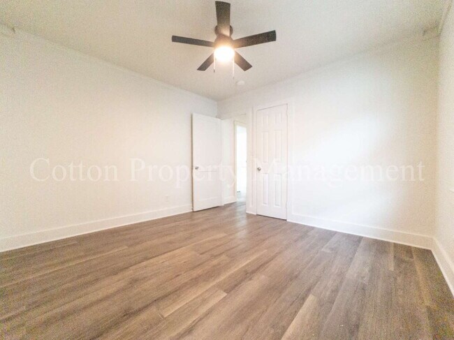 Building Photo - 417 N 13th St