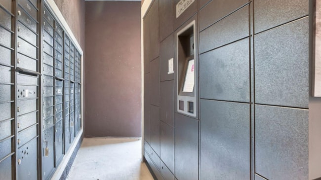 Building Photo - 7938 City Base Landing