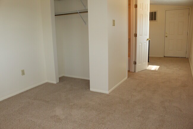 Building Photo - 2308 E Carson St