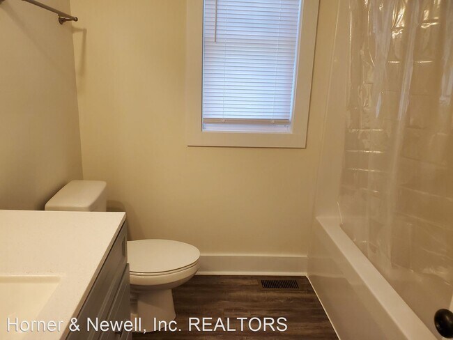 Building Photo - 3 br, 2.5 bath House - 604 4th Street