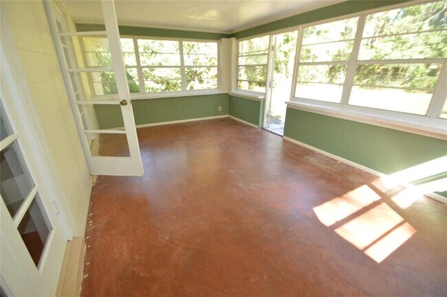 Building Photo - 519 Vern Dr