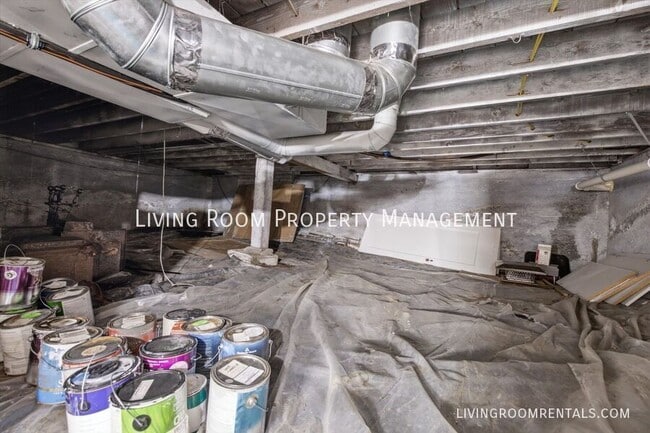 Building Photo - 2614 NE 33rd Ave