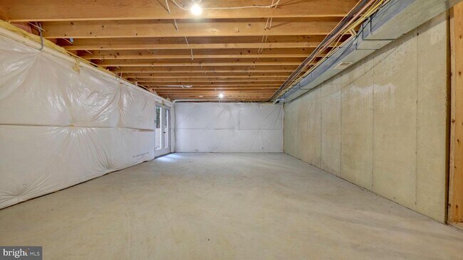 Building Photo - 12308 Putters Ct