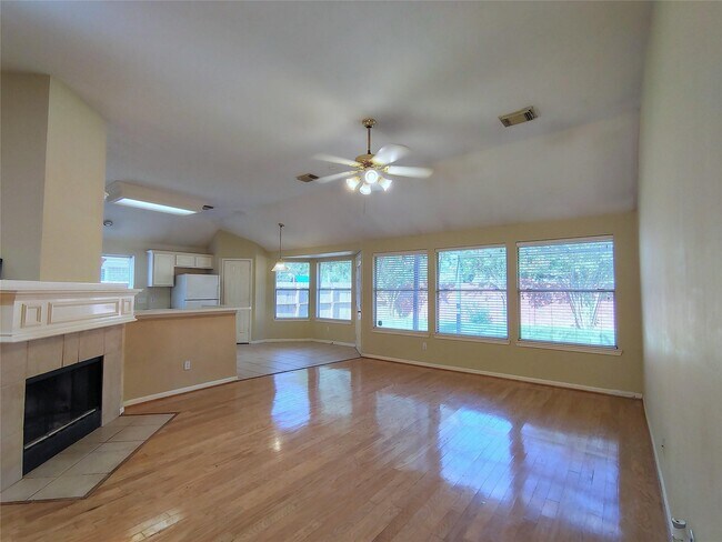 Building Photo - 818 Presley Way