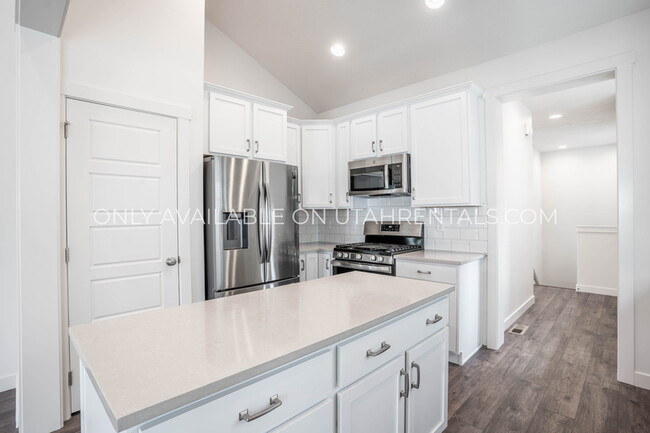 Building Photo - 6459 W Arranmore Dr