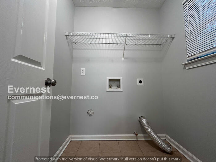 Building Photo - 3129 Far Emerald Land