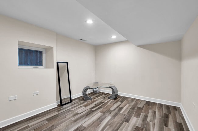 Building Photo - 3108 N 78th Ct