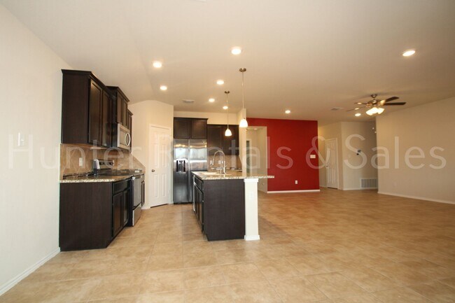 Building Photo - Classic Charm Meets Modern Comfort