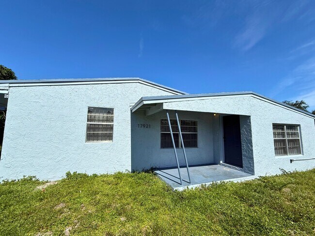Building Photo - 17921 NW 5th Ave