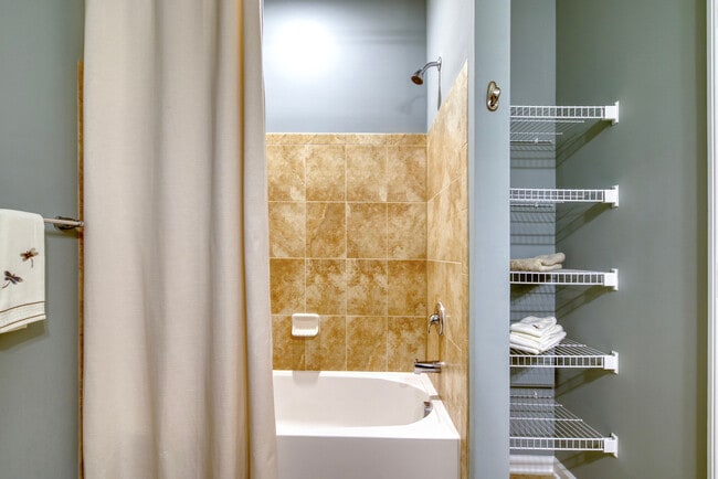 Building Photo - 20580 Hope Spring Ter