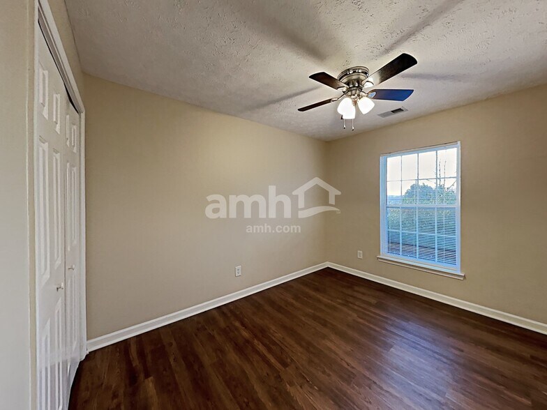 Building Photo - 2922 Wills Ct