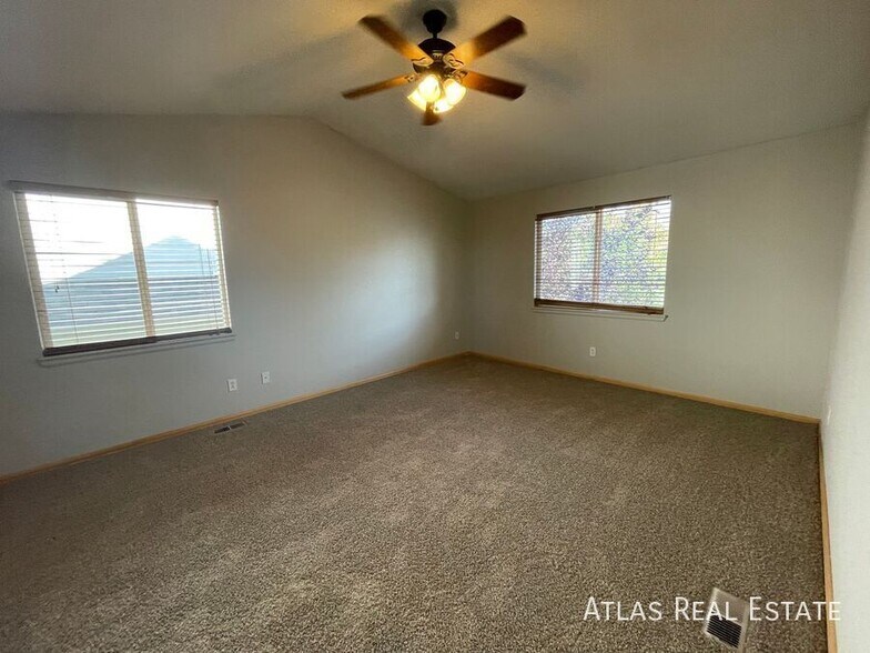 Building Photo - 6388 La Plata Peak Dr