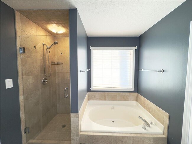 Building Photo - 11865 Carriage Park Ln