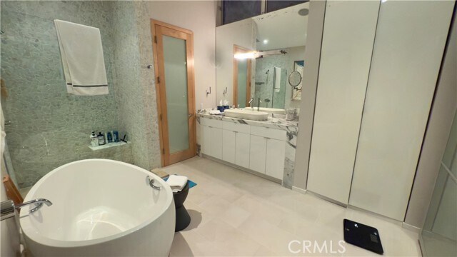 Building Photo - 31676 Seacove Dr