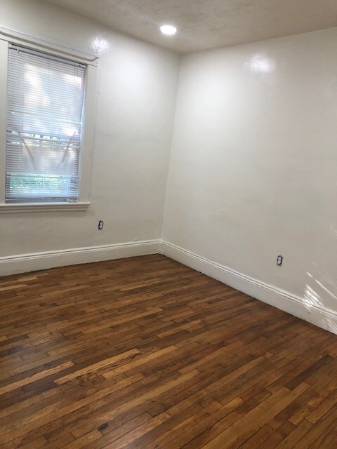 Building Photo - 12 Logan St