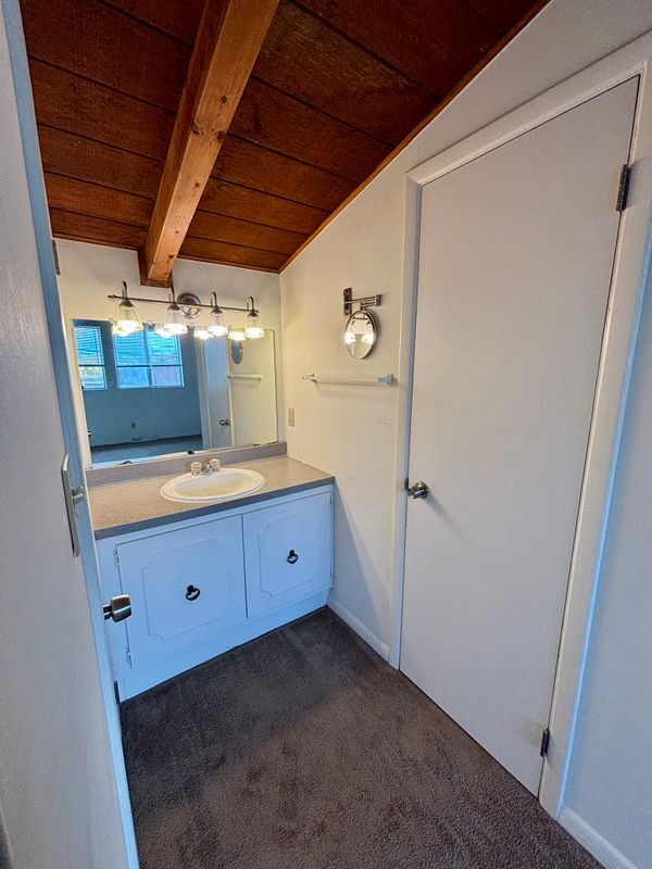 Building Photo - 11 Gloucester Ave