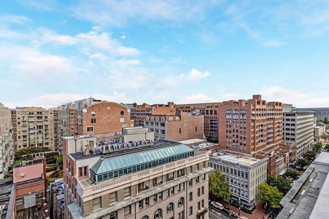 Building Photo - 701 Pennsylvania Ave NW
