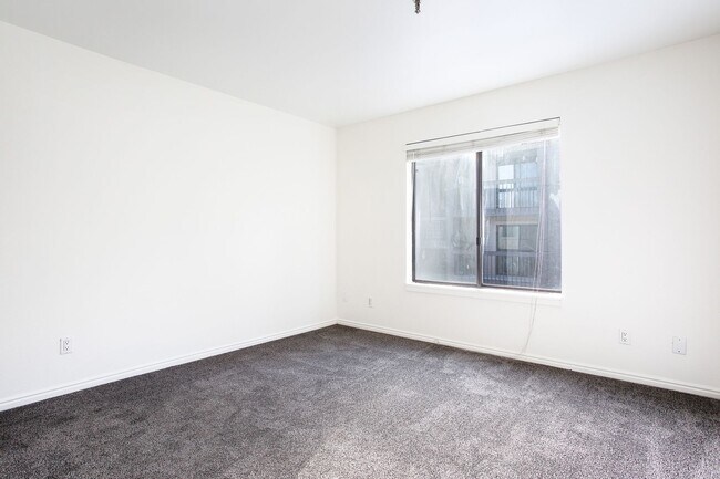 Building Photo - 2 Bedroom Fireside Condo- Minutes away from Park City Mountain