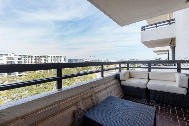 Building Photo - 5700 Mariner St