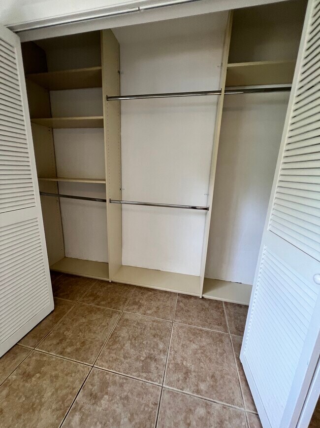 Building Photo - 3001 Albatross Rd