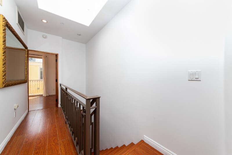 Building Photo - 5303 Satsuma Ave