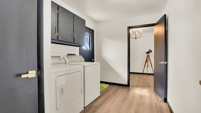 Building Photo - Fully furnished Airbnb with a pool