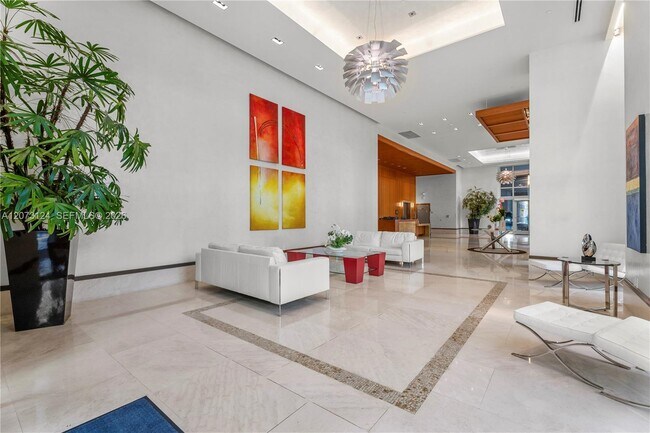 Building Photo - 1060 Brickell Ave