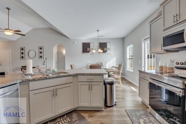 Building Photo - 181 Sunflower Cir NE