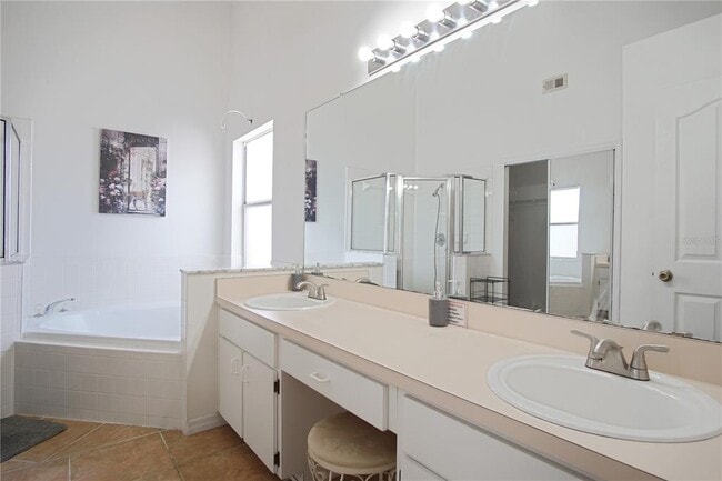 Building Photo - 928 Loma Bonita Dr