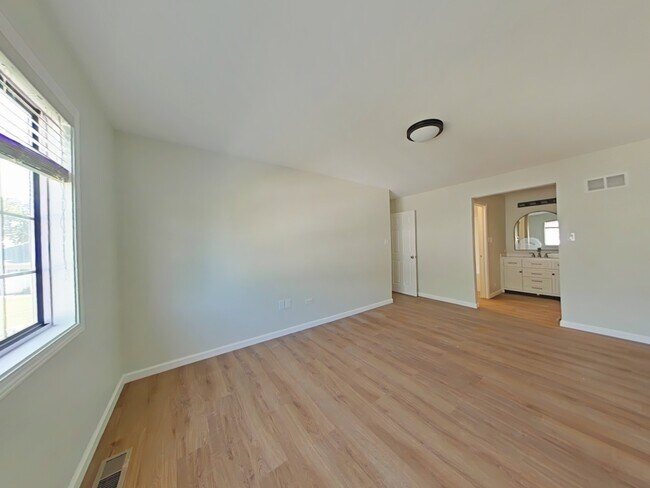 Building Photo - 3519 Princeton Ave