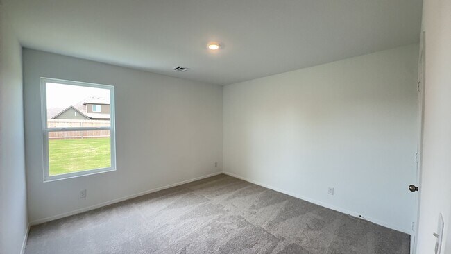 Building Photo - Beautiful new construction 3 bed, 2 bath home in Broken Arrow!