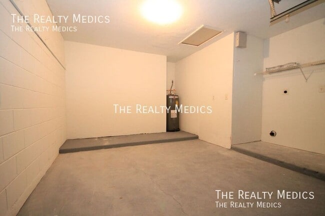 Building Photo - 13775 SE 41st Ct