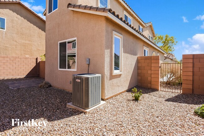 Building Photo - 9784 Hearthfire St