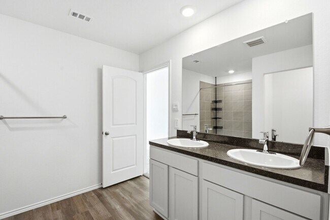 Building Photo - 40758 Rosemary Rain Ln